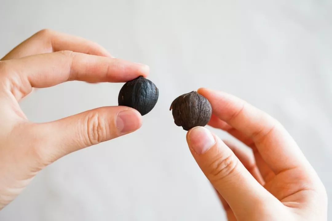 正宗非手剥山核桃,非常好吃又好剥的野生山核桃