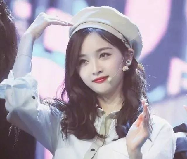 头大脸大适合什么发型短发,头小脸大适合什么发型男学生