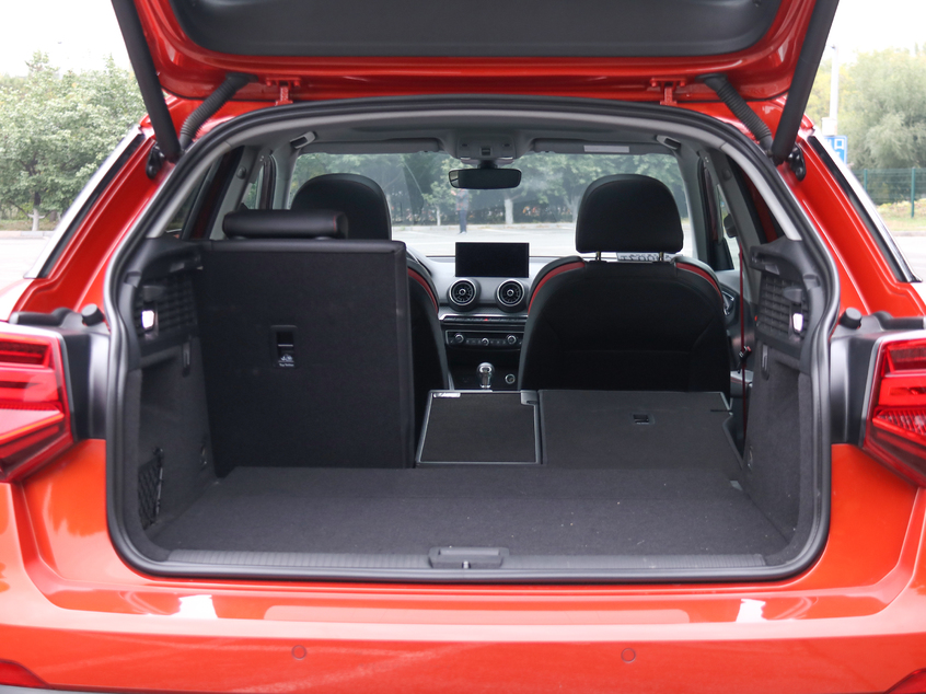 买q2l还是gla,q2和奔驰gla买哪款车好