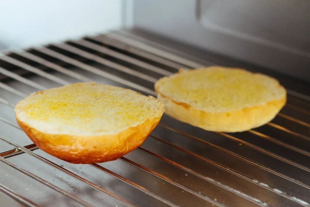 这个温州男孩做的汉堡“叫板”全球数一数二的汉堡品牌!还把店从法国开到了杭州……