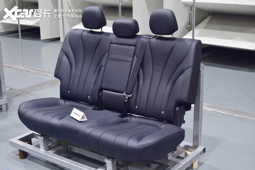 荣威rx5max女生,荣威rx5plus与荣威rx5max的区别