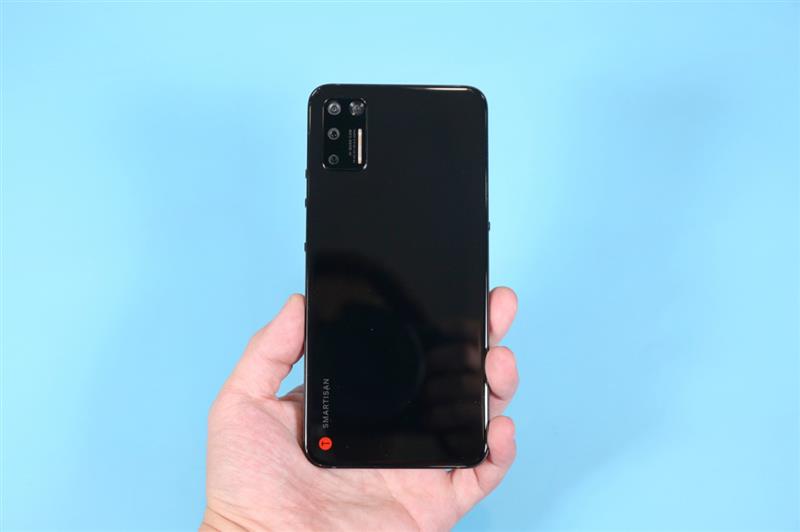 离开锤子老罗去哪里了,坚果pro3是罗永浩设计的吗