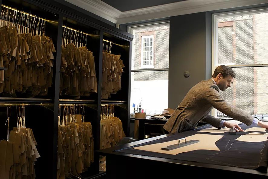 如何判断一套定制西装到底值不值,定制西装之前你必须掌握的知识