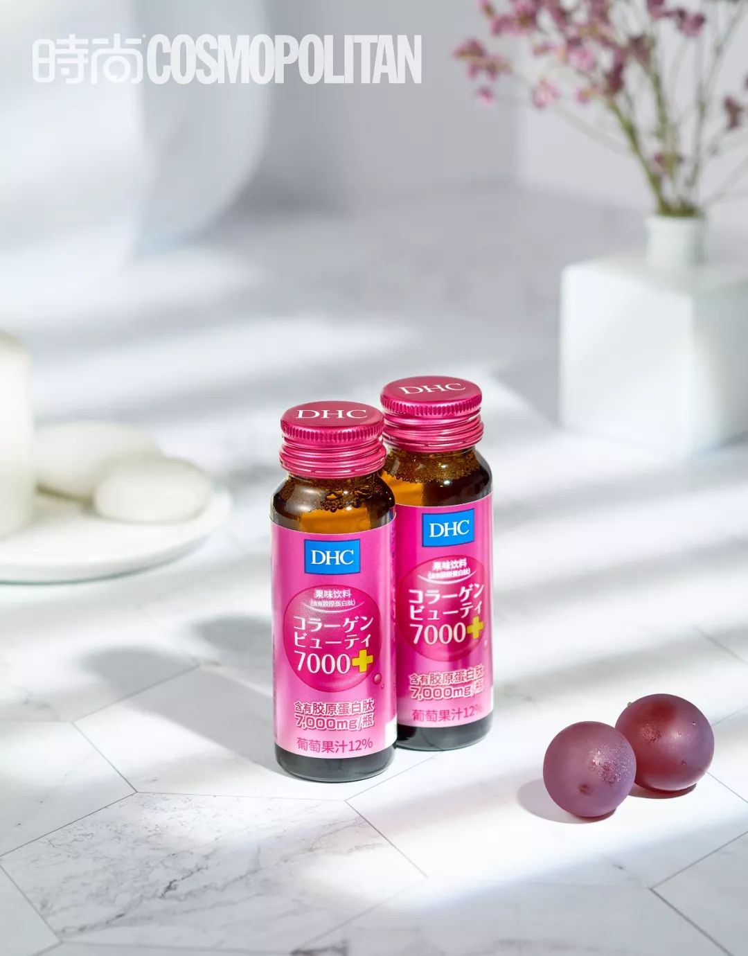 侯明昊戴眼镜喝饮料,侯明昊喝的什么饮料