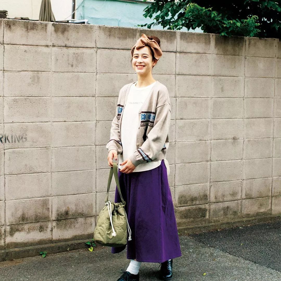 日杂少女改变风格,复古森女文艺优雅穿搭