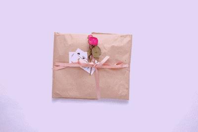 穿过男朋友的衣服才知道,女装口袋这么小!丨夜听双语