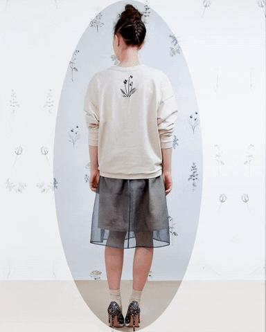 穿过男朋友的衣服才知道,女装口袋这么小!丨夜听双语