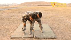 被锁喉擒拿基本功训练,反擒拿格斗致命技术