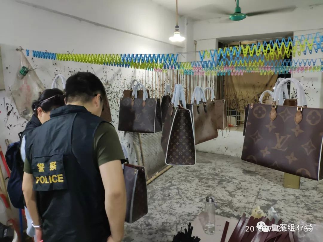 把假LV、假爱马仕包从广州运到迪拜卖,这个制售假货网络被中阿两国警方联合端了