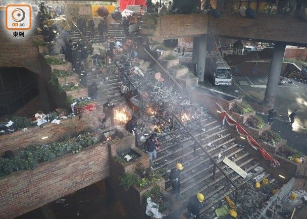 港警实弹警告,港警喊话暴徒视频完整版