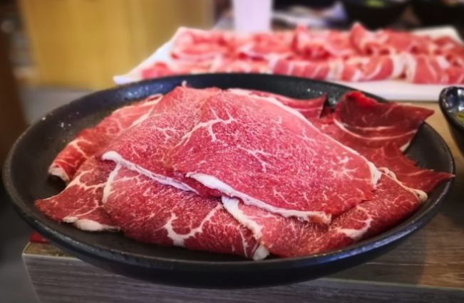 唉哟~~好凉快哟~~好大滴风哟~~~~呜呜喳喳的大风，吹的你们东倒西歪赶紧来点火锅续命