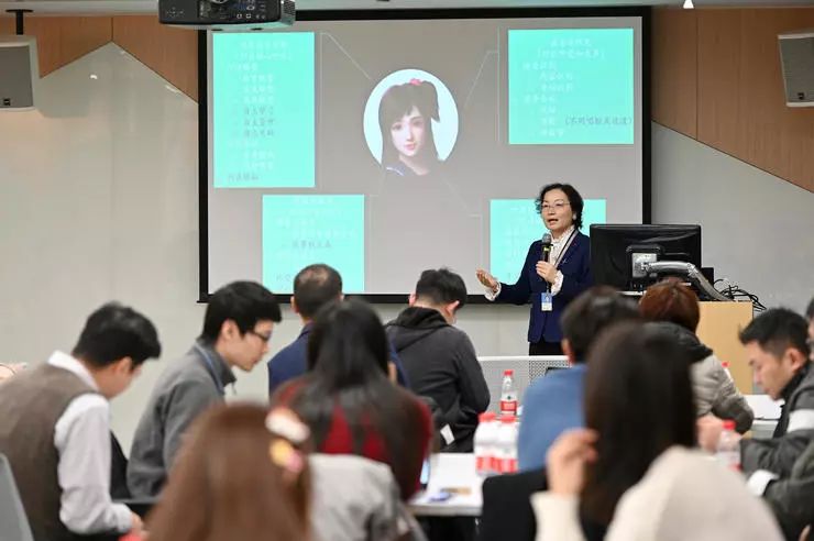 「爱情就像脂肪，是点点滴滴的积累」，微软小冰造句天马行空，三大首席科学家万字解密背后技术原理