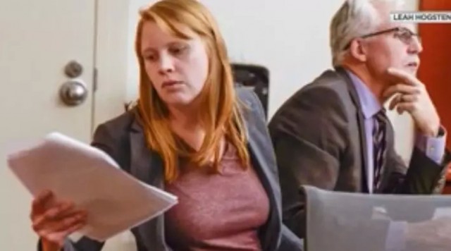 美国女子在家中裸露上身被起诉辩驳：丈夫同样裸露上半身