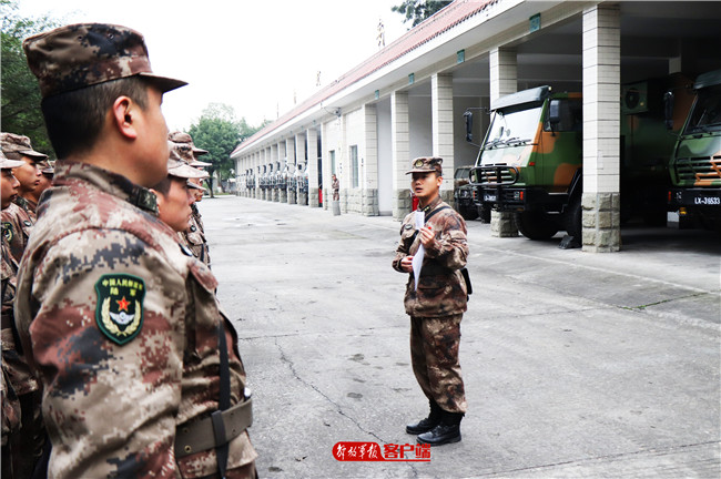 寒潮天气全副武装,强大寒潮来袭他们严阵以待