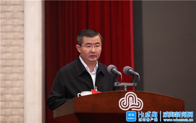 铆足劲向前冲,铆足干劲建项目