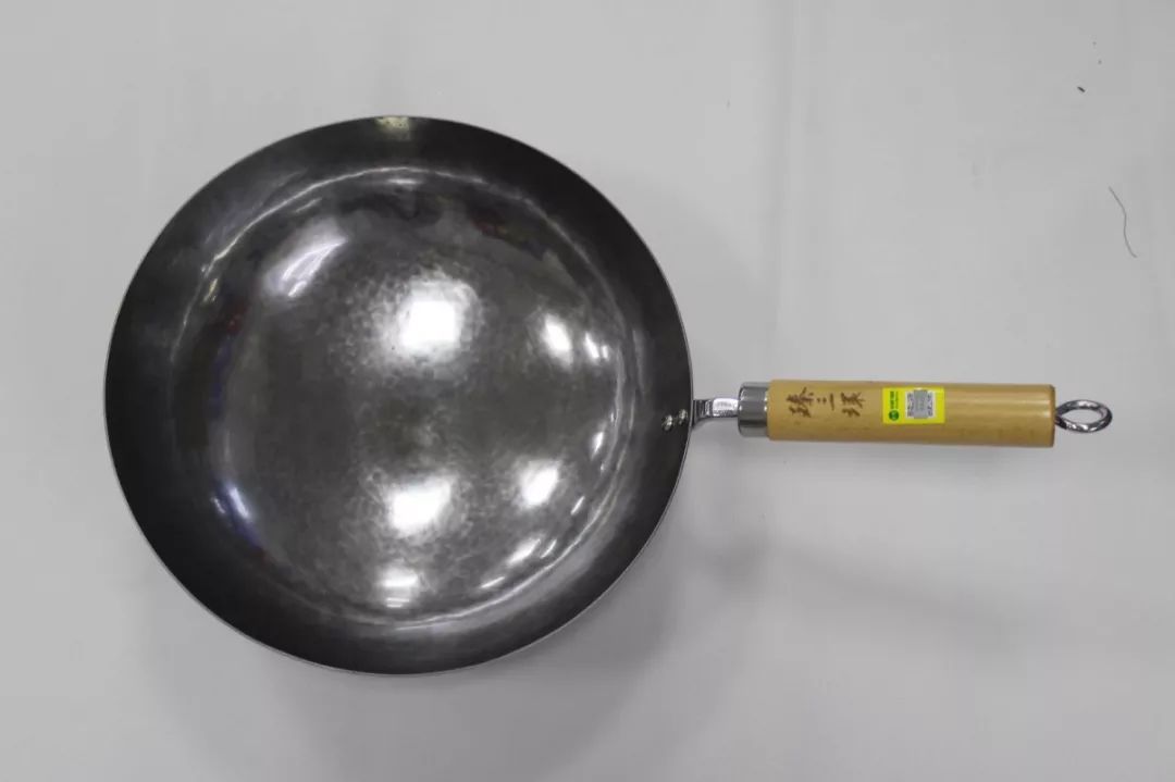 无涂层不粘锅爱仕达铁锅,炊大皇无涂层不粘铁锅