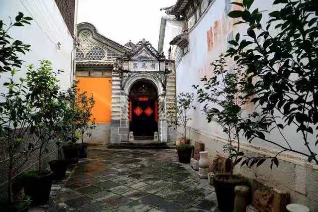 泸沽湖虎跳峡香格里拉怎么坐车,丽江香格里拉泸沽湖虎跳峡