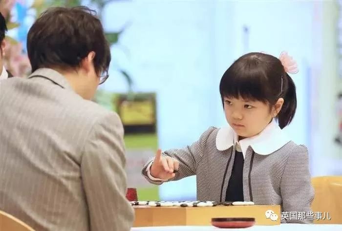 战胜71岁职业九段棋手的10岁围棋少女：这冰霜之瞪过分可爱了啊