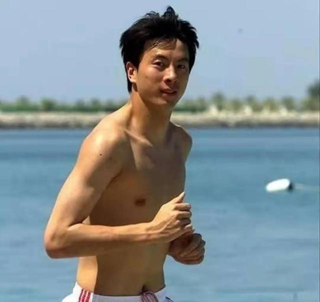 前国足门将安琦卖樱桃,国足安琦现状