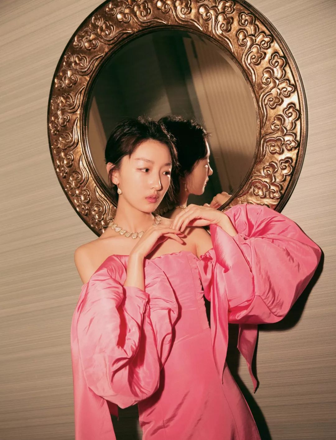 周冬雨觉得自己好看吗,周冬雨说她自己高级脸视频