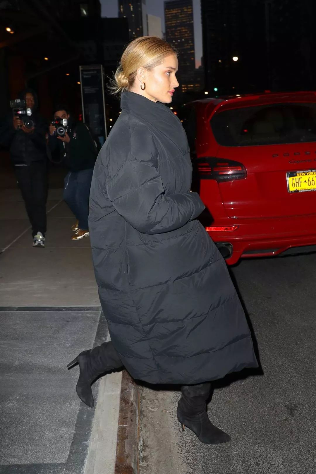 羽绒服4种穿搭技巧男,4种穿法红色大码羽绒服