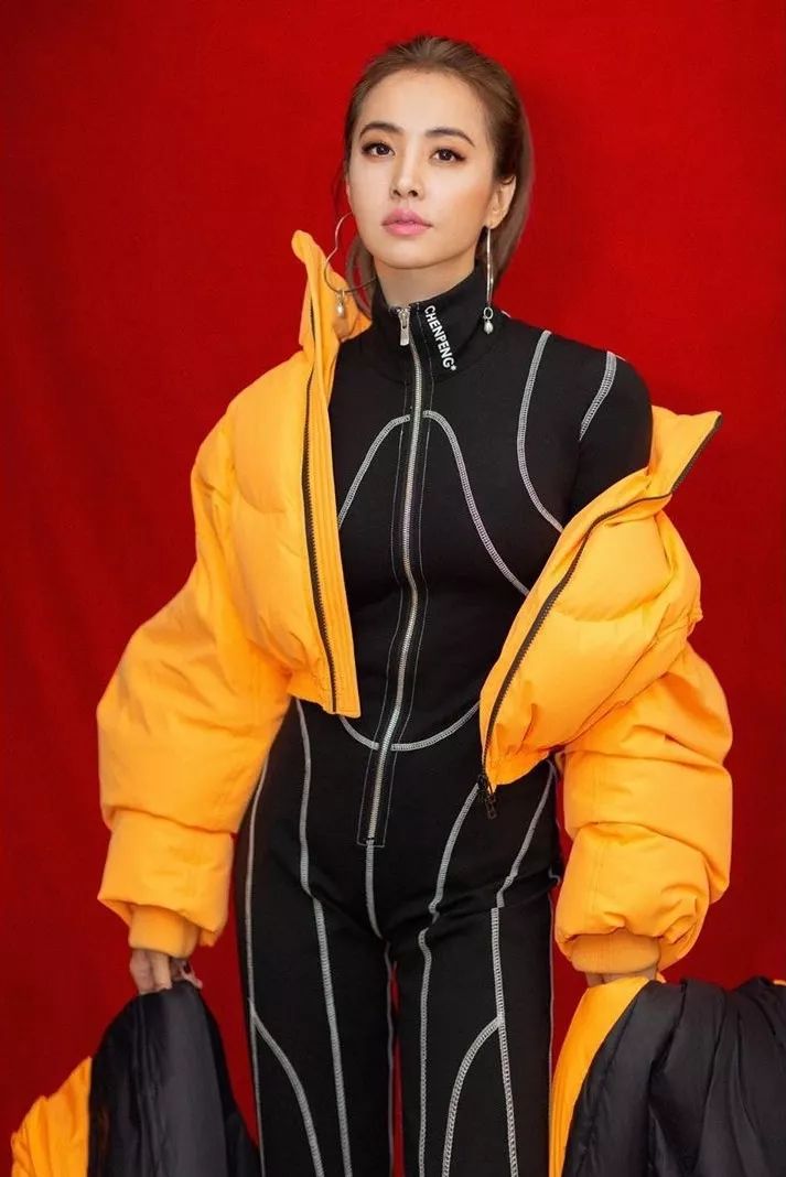 穿衣达人教你如何搭配羽绒服,教你冬季羽绒服的穿衣搭配