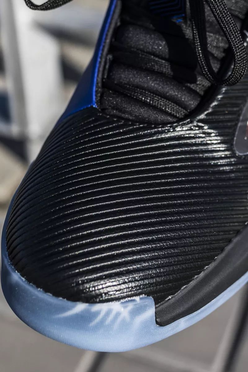 无数人心中的「顶级缓震」！传奇战靴良心升级！别怪我没提醒你