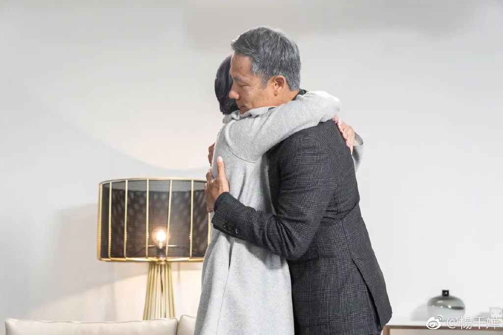 杨千嬅婚姻状况,杨千嬅自曝被老公批评