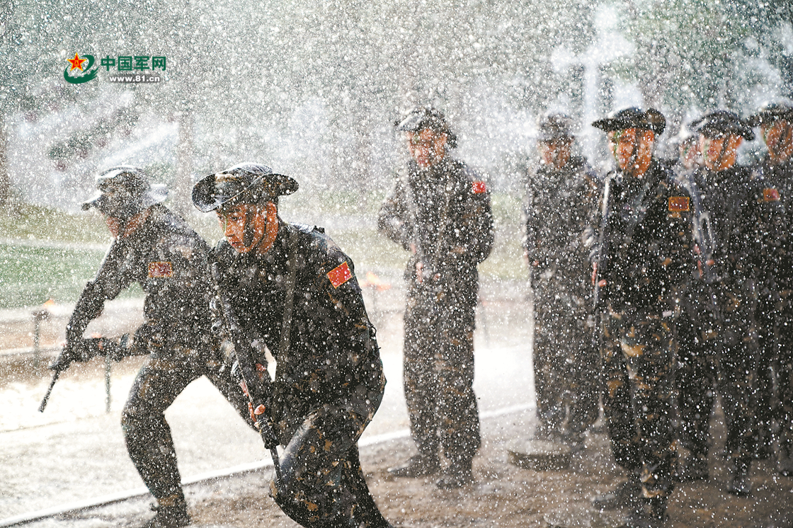 驻澳门部队1999年官兵,驻澳门部队17次军营开放日