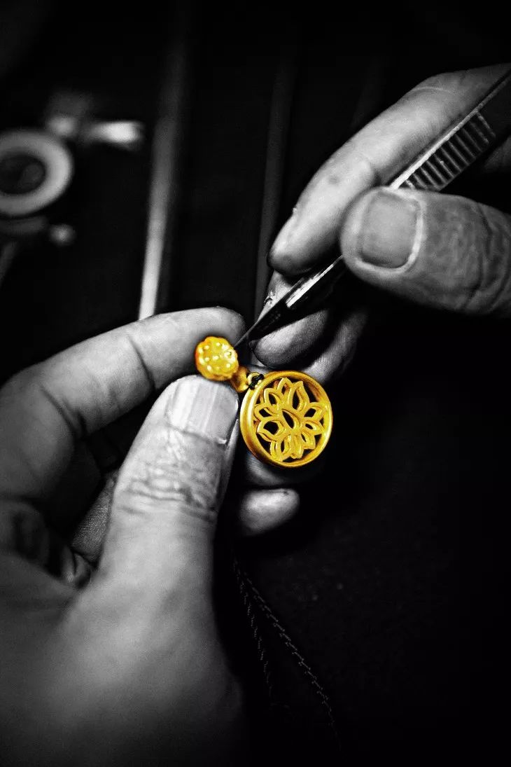 女人买珠宝是最聪明的,25岁女生买珠宝买什么