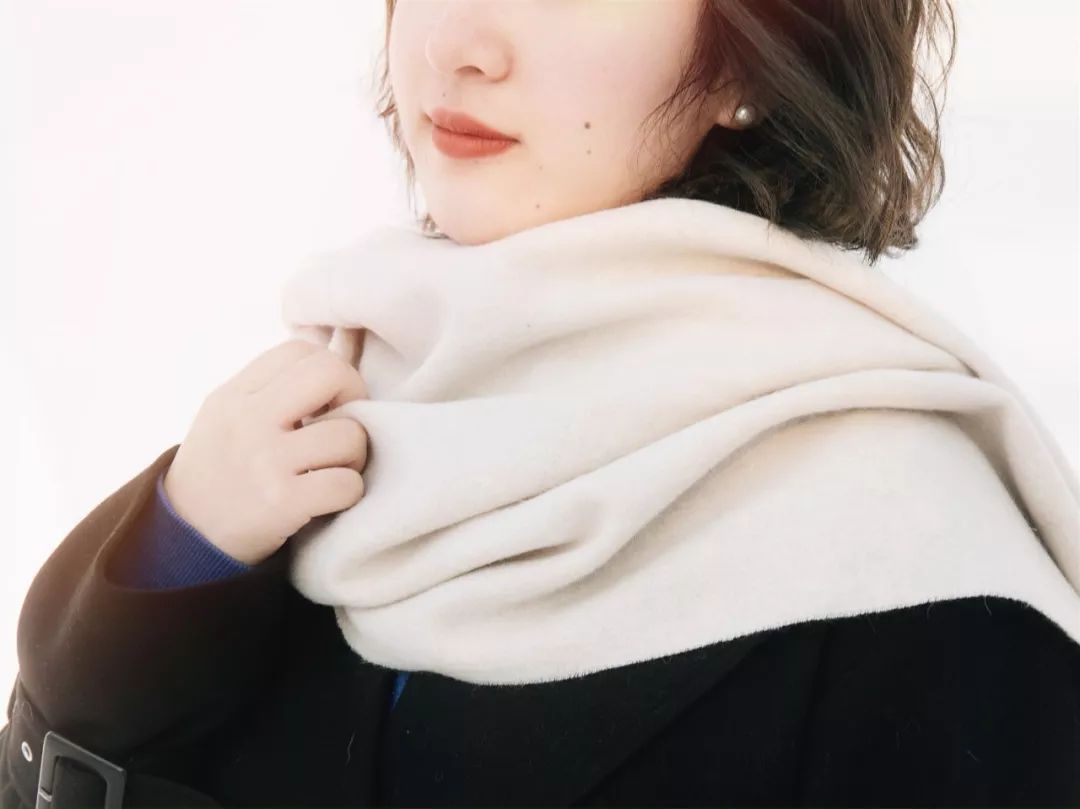 韩系暖冬降温围巾穿搭,时髦又百搭的保暖围巾显瘦减龄
