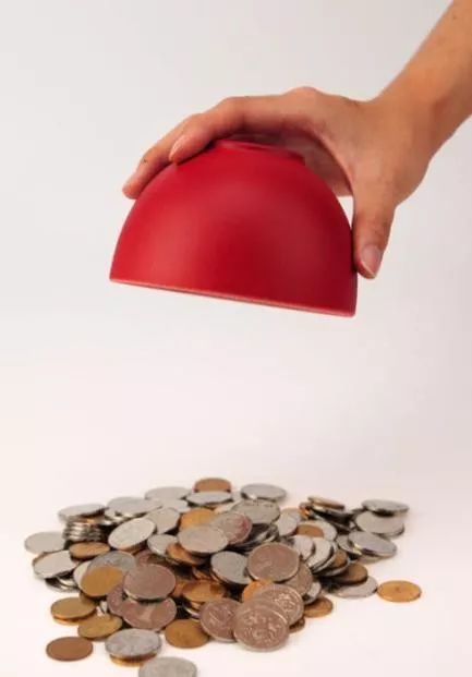 这个遥控器叫“挤粉刺”，按的时候就像我们在挤自己的青春痘