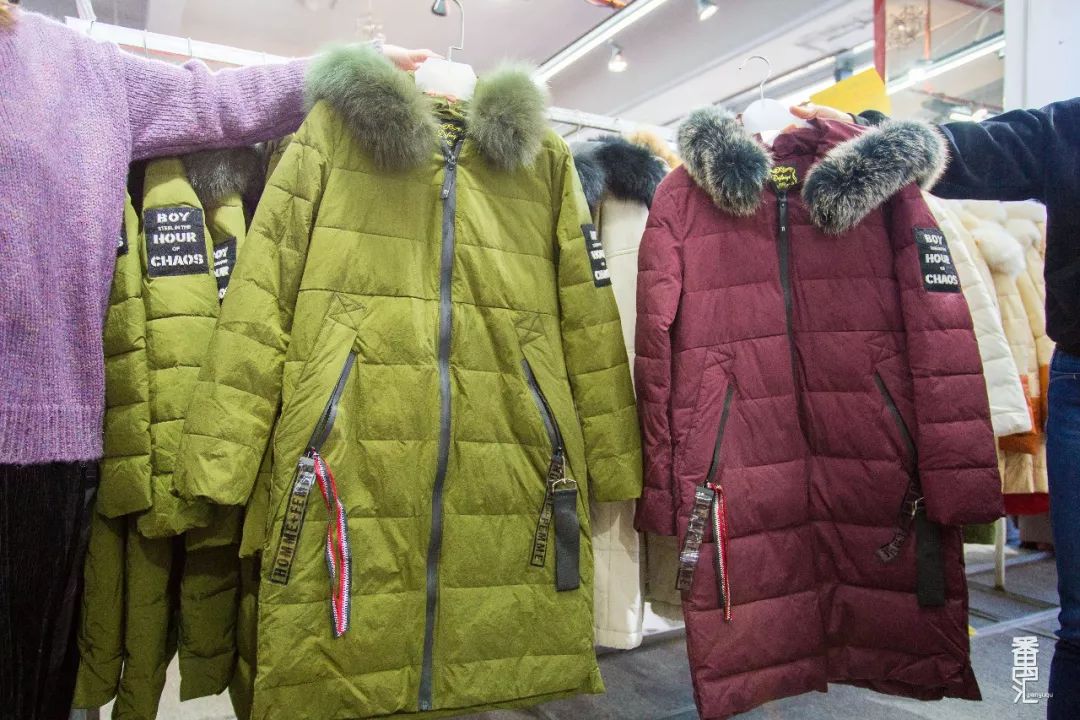 品牌羽绒服工厂99清仓,番禺南村羽绒服厂家清仓