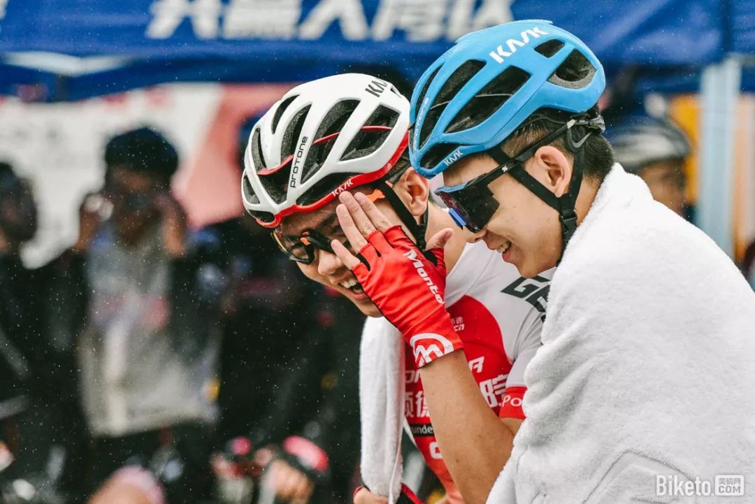 妈祖脚下冷雨战2019环大湾区自行车赛汕尾总决赛