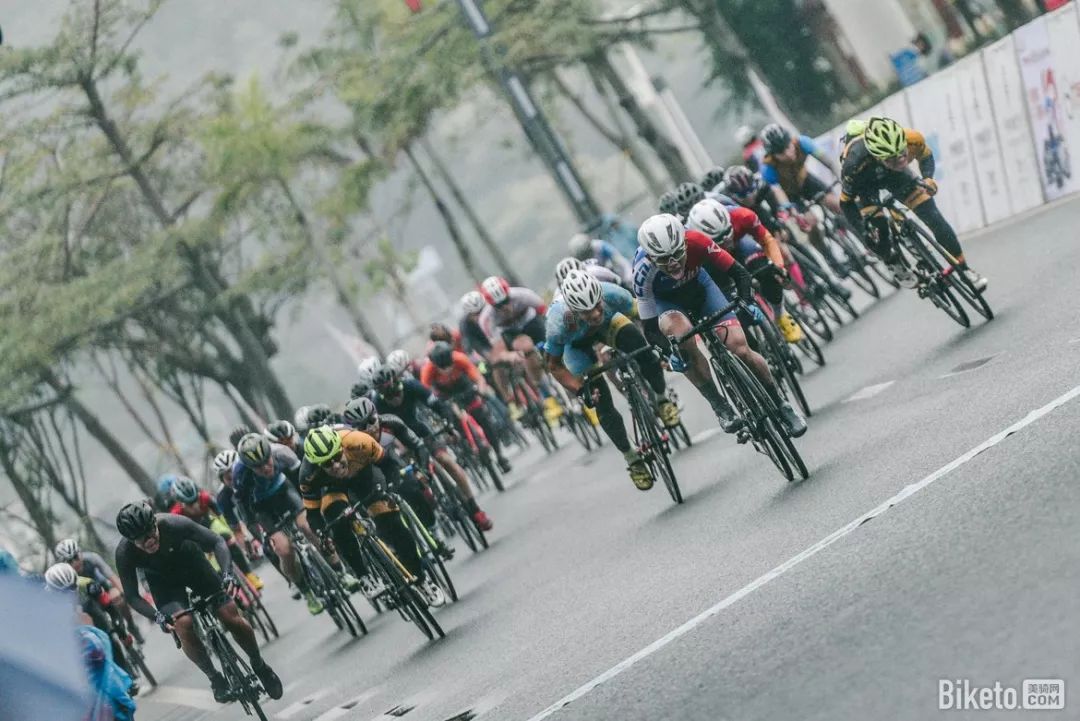 妈祖脚下冷雨战2019环大湾区自行车赛汕尾总决赛