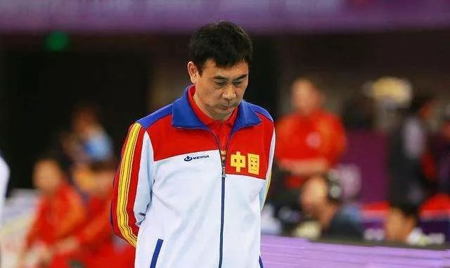 女排遭遇天津女排的时刻,天津女排垫脚事件