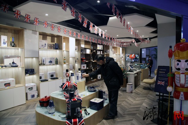 绿地全球贸易港济南彩石,绿地济南全球商品贸易港项目地图