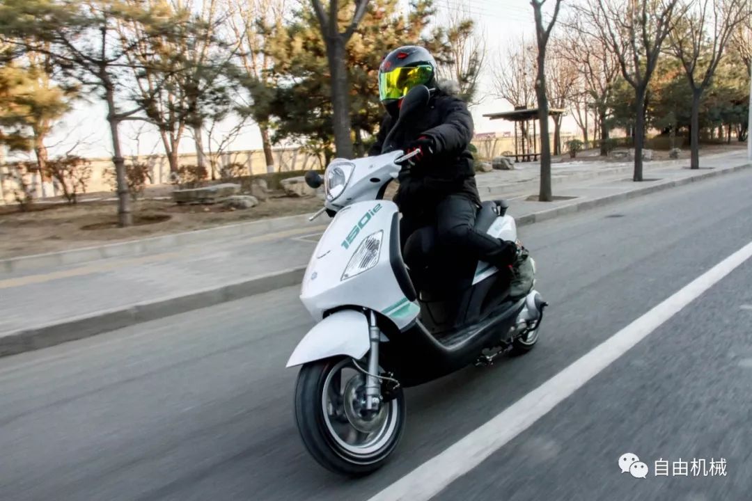 新比亚乔fly150越南产,老款比亚乔fly150