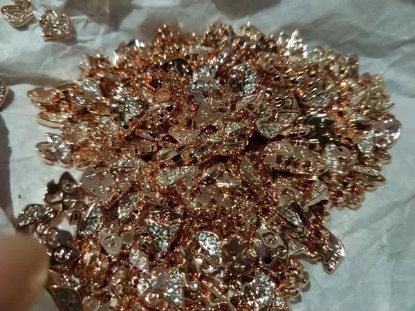 315打假施华洛世奇,卖假奢侈品团伙被罚千万