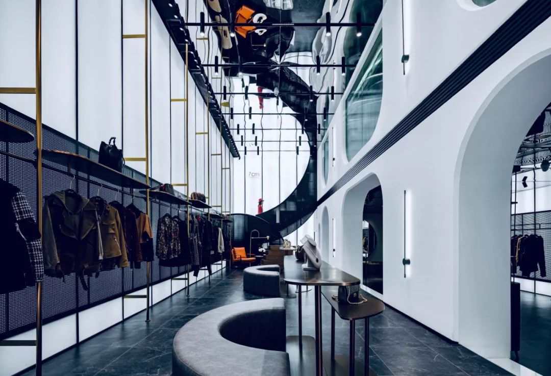 路飞女装原创设计直播,路飞设计女装