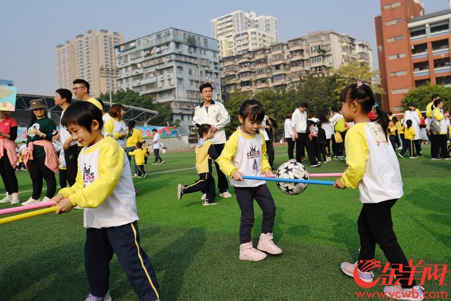 足球嘉年华直播,足球亲子嘉年华活动照片