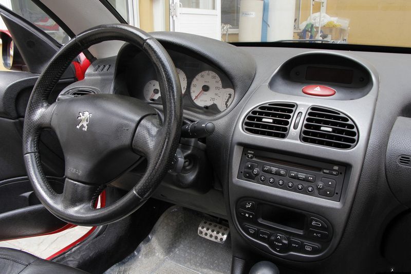 5万公里精品标致206,标致2061.4手动9万公里