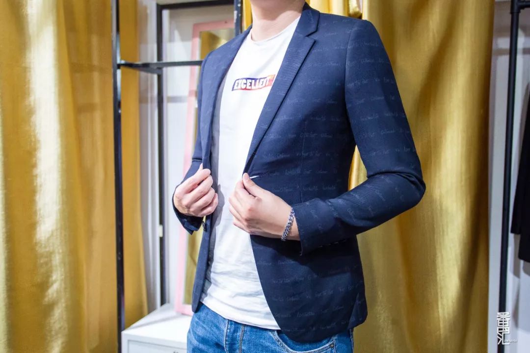 南村工厂特卖店,广州番禺南村特卖场服装