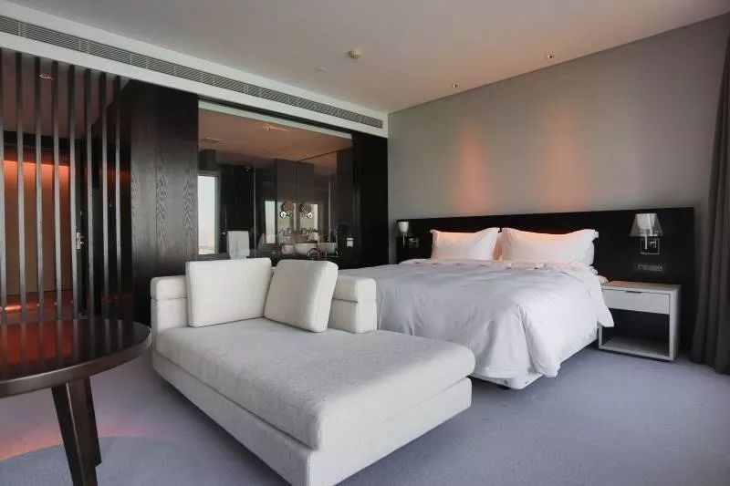 青岛无边泳池温泉度假,一线海景可以泡温泉