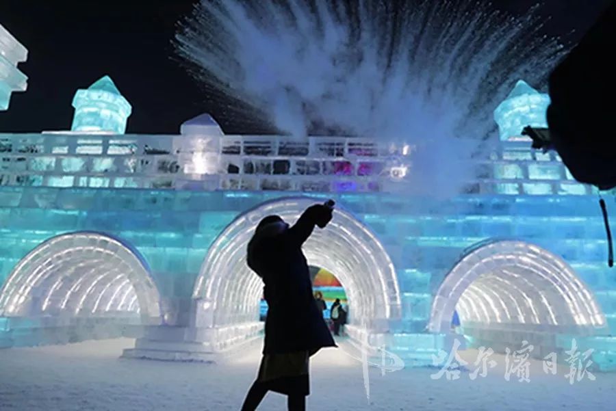 【冰城新闻】哈尔滨又刷屏了！3500万网友隔屏开启冰雪奇缘|ZAKER十城主播深度体验，看看他们有什么推荐↘