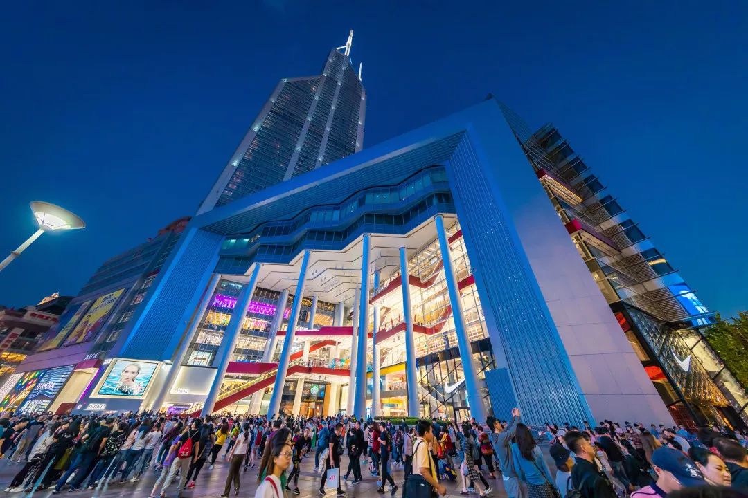 “出圈”的消费潮流，正在唤醒新一代的商业空间|YiMagazineX世茂