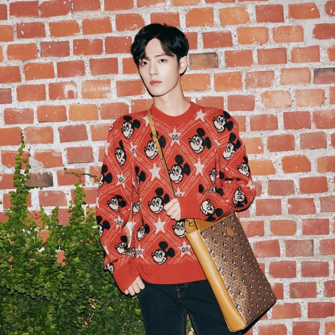 福利来惹！肖战的米老鼠竟没拼过*钟金**仁Gucci大秀浪漫表白？