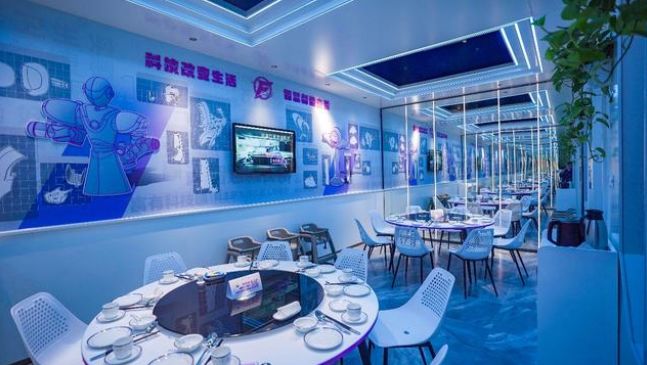 可口可乐中国首家线下店落地上海；中国李宁故宫神武门开店；马云上海再开酒吧|猫头鹰商业周报