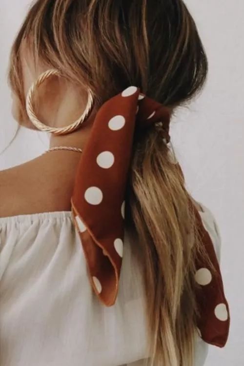 过时的丝巾绑头发,丝巾扎头发蝴蝶结造型