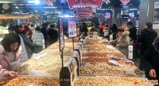 果品开启“礼盒”模式价格有浮动备些新奇水果过个时尚新年